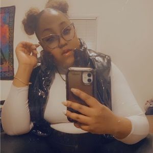 Meet your Posher, Natasha